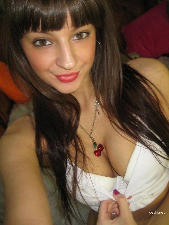 Hot Girl Prepares Pussy for Hardcore Fuck