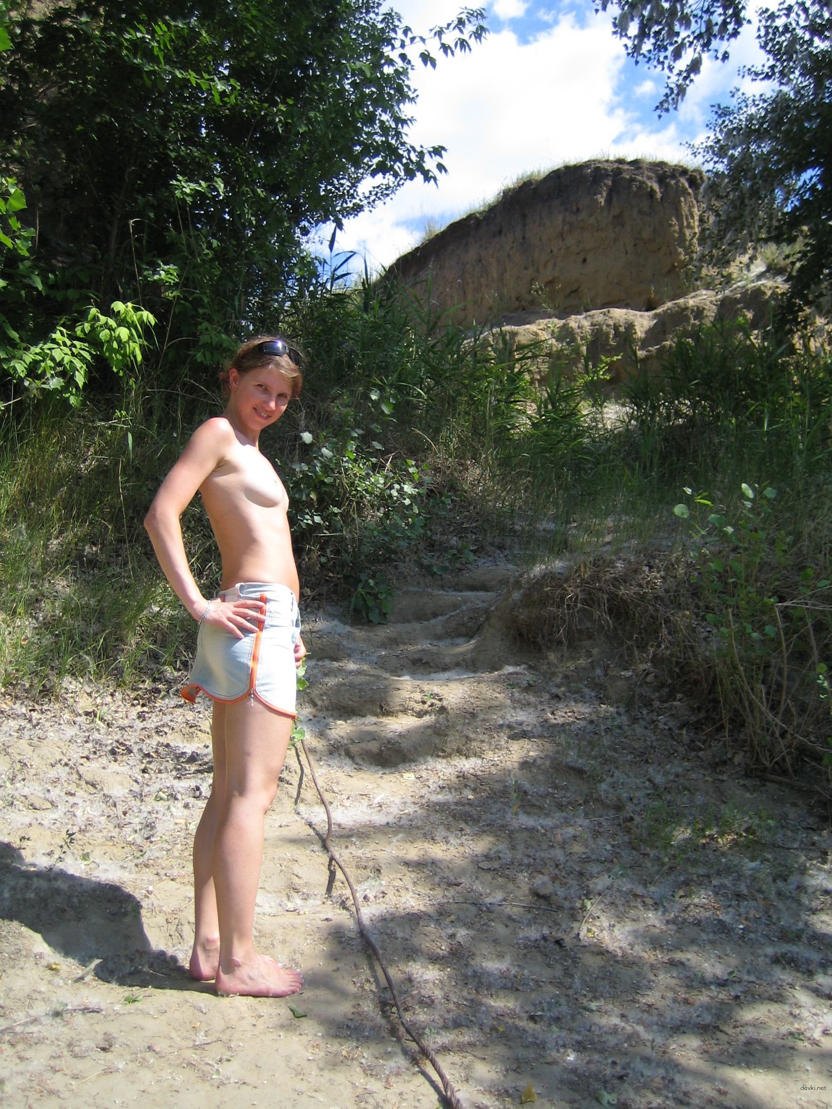 Amateur Beach Babe Flaunts Her Boobs - Explicit Photo Gallery