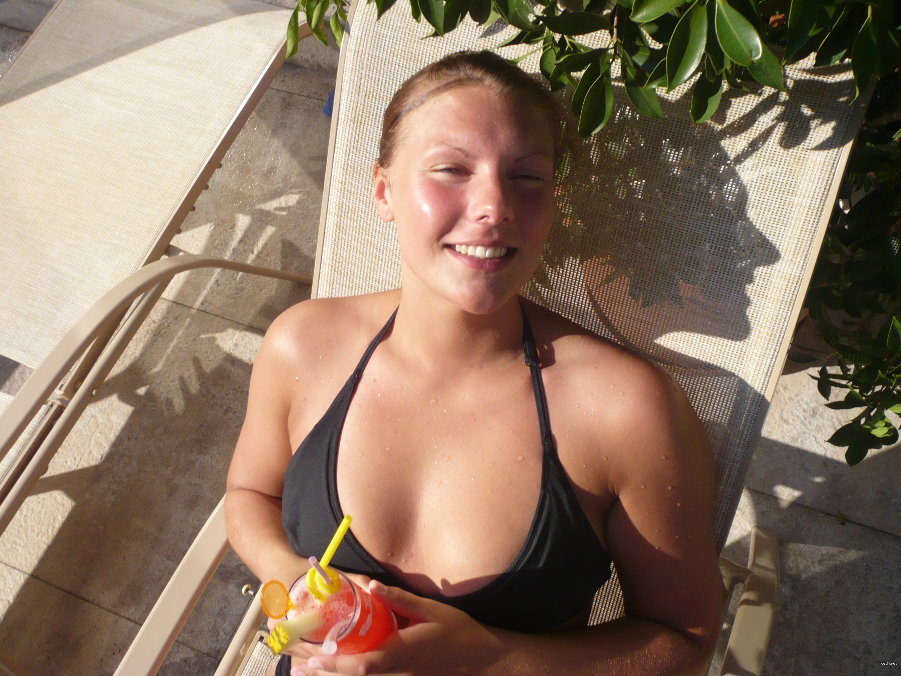 Wild Resort Escapades: Girl Goes All Out in Amateur Porn Photo Shoot