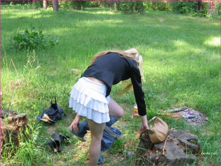Explicit Amateur Photo of Young and Beautiful Girl: Sensual and Provocative Shots
