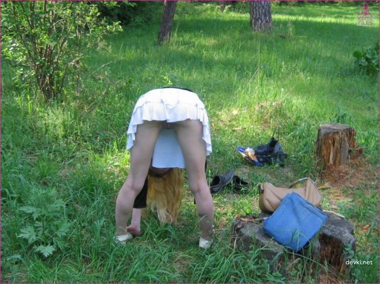 Explicit Amateur Photo of Young and Beautiful Girl: Sensual and Provocative Shots