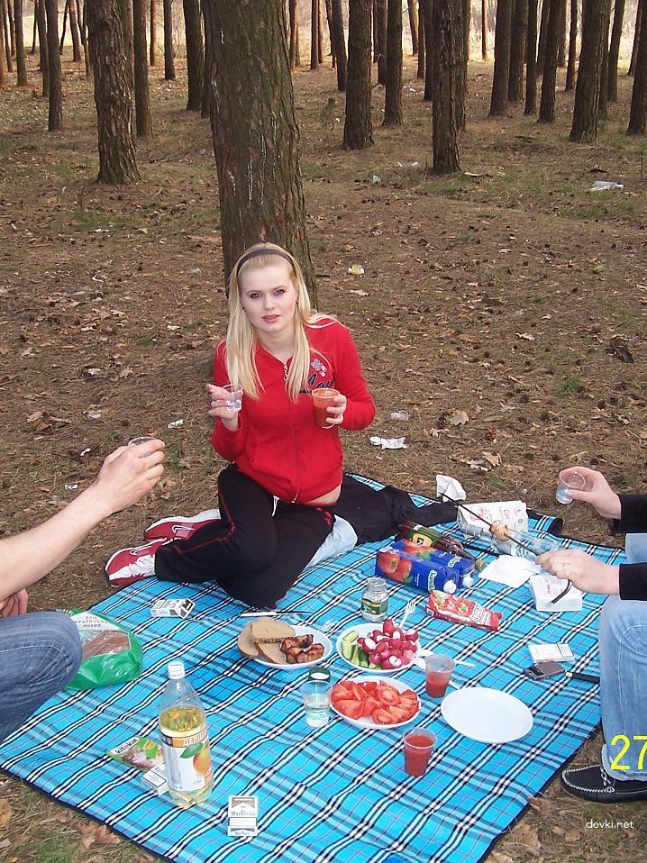 Hot Blonde Amateur Porn Pics: Stunning Blonde's Explicit Life