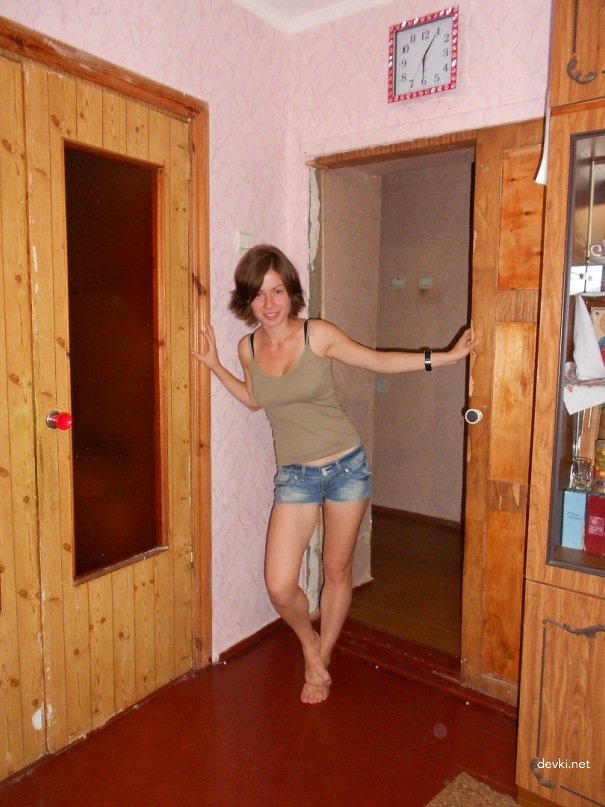 Wild Girl Loves Nature and Sex: Explicit Amateur Porn Photos