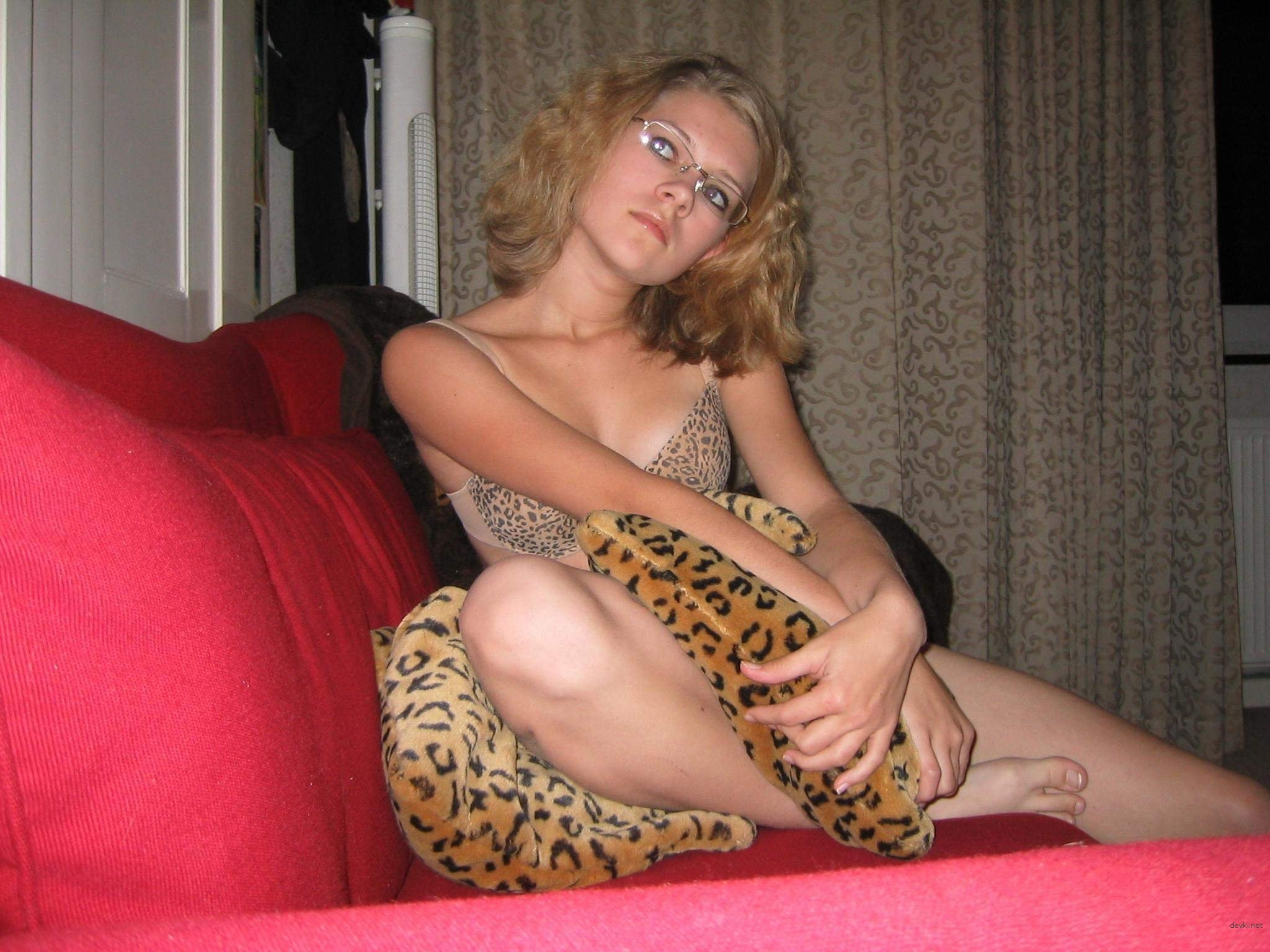 Young and Beautiful Amateur Photo Model - Explicit Beginner Beauty