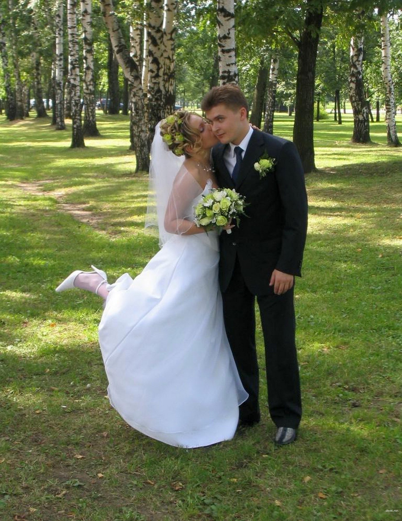 Bride Sucks Cock in Amateur Porn Photo: Explicit Blowjob Scene