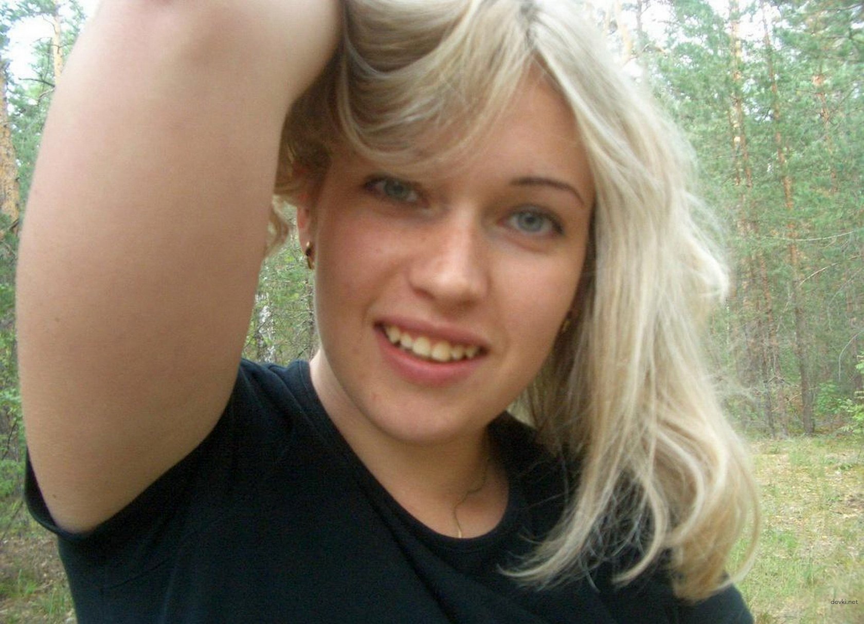 Bride Sucks Cock in Amateur Porn Photo: Explicit Blowjob Scene