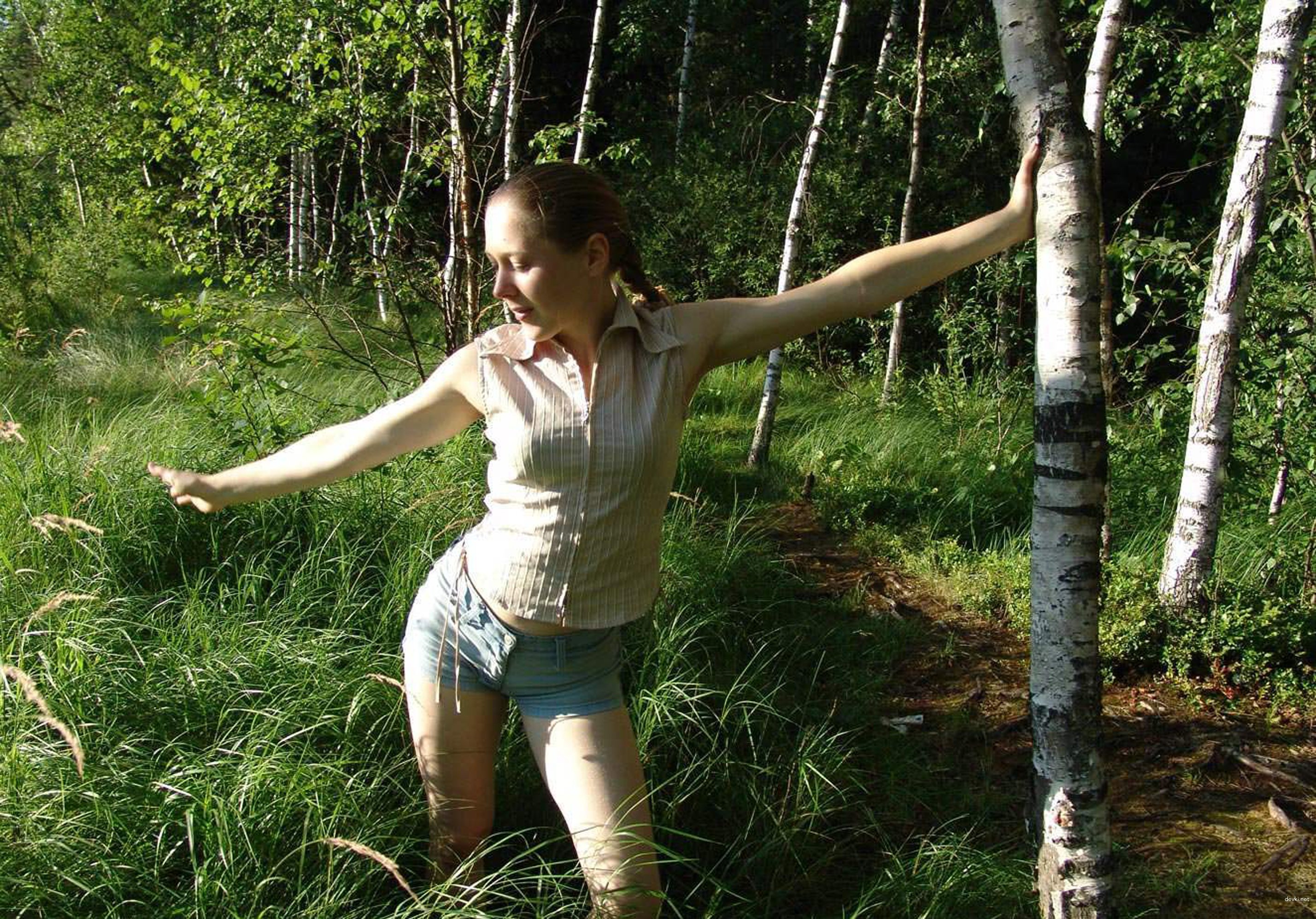 Explicit Amateur Outdoor Strip Tease - Part 3: Naked Girl Undressing in Nature