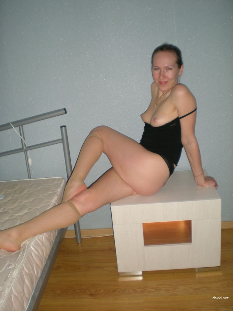 Amateur Woman Loves Showing Her Boobs - Explicit Photo