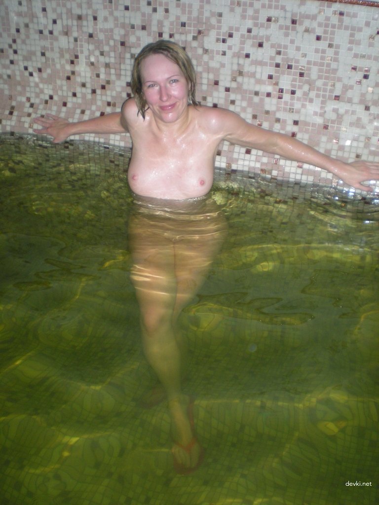 Amateur Woman Loves Showing Her Boobs - Explicit Photo
