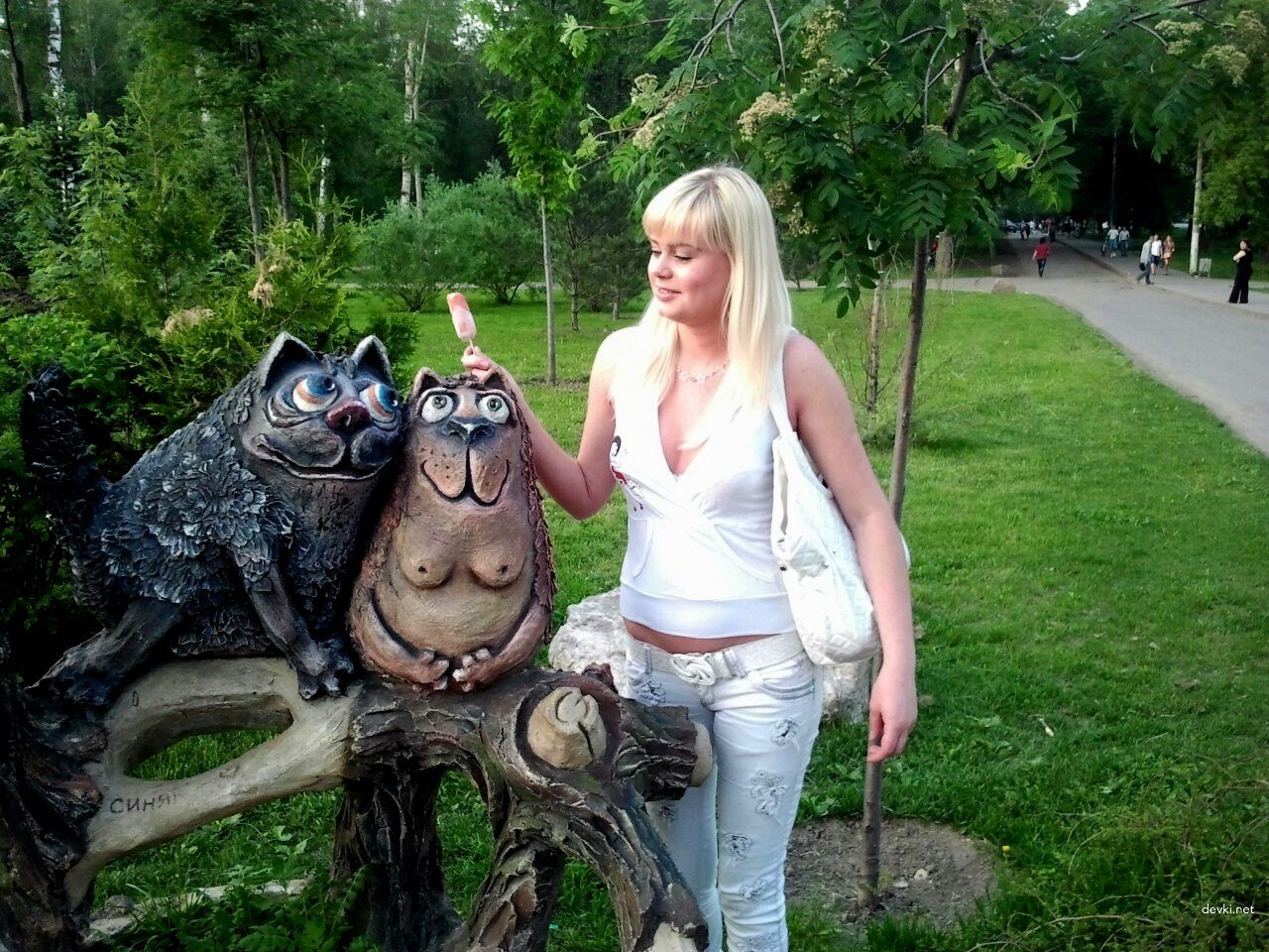 Amateur Porn: Young Girl Turned Wife - Explicit Before and After Marriage Photos