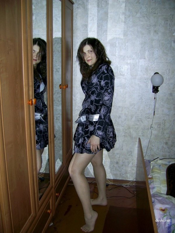 Hot Student Brought Home for Amateur Porn Shoot