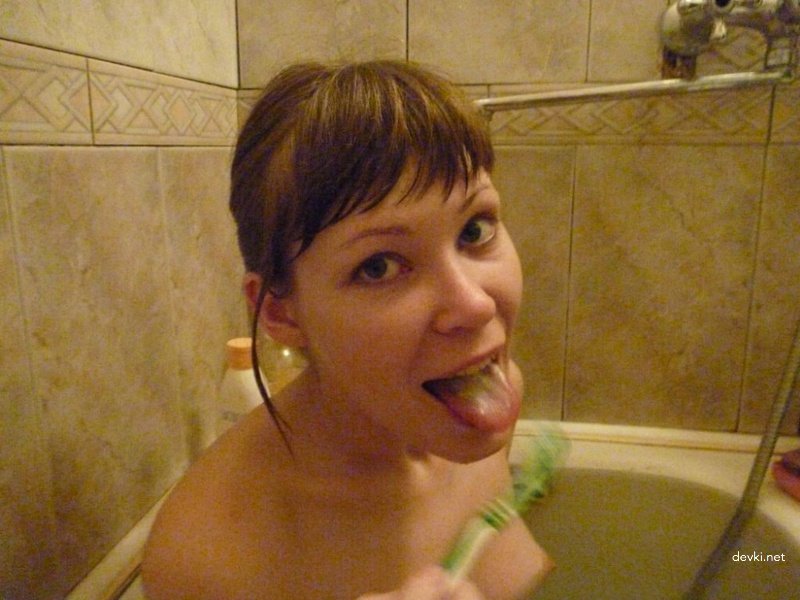 Hot Young Babe Takes Off Panties - Explicit Amateur Photo