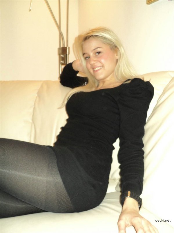 Drunk Stranger Undressing Amateur Explicit Photo Shoot