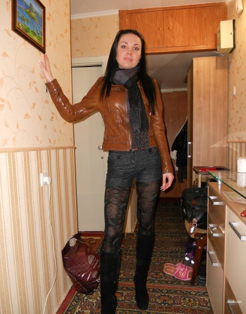 Hot Wife Poses Explicitly for Amateur Husband - Beautiful Woman Strips and Teases