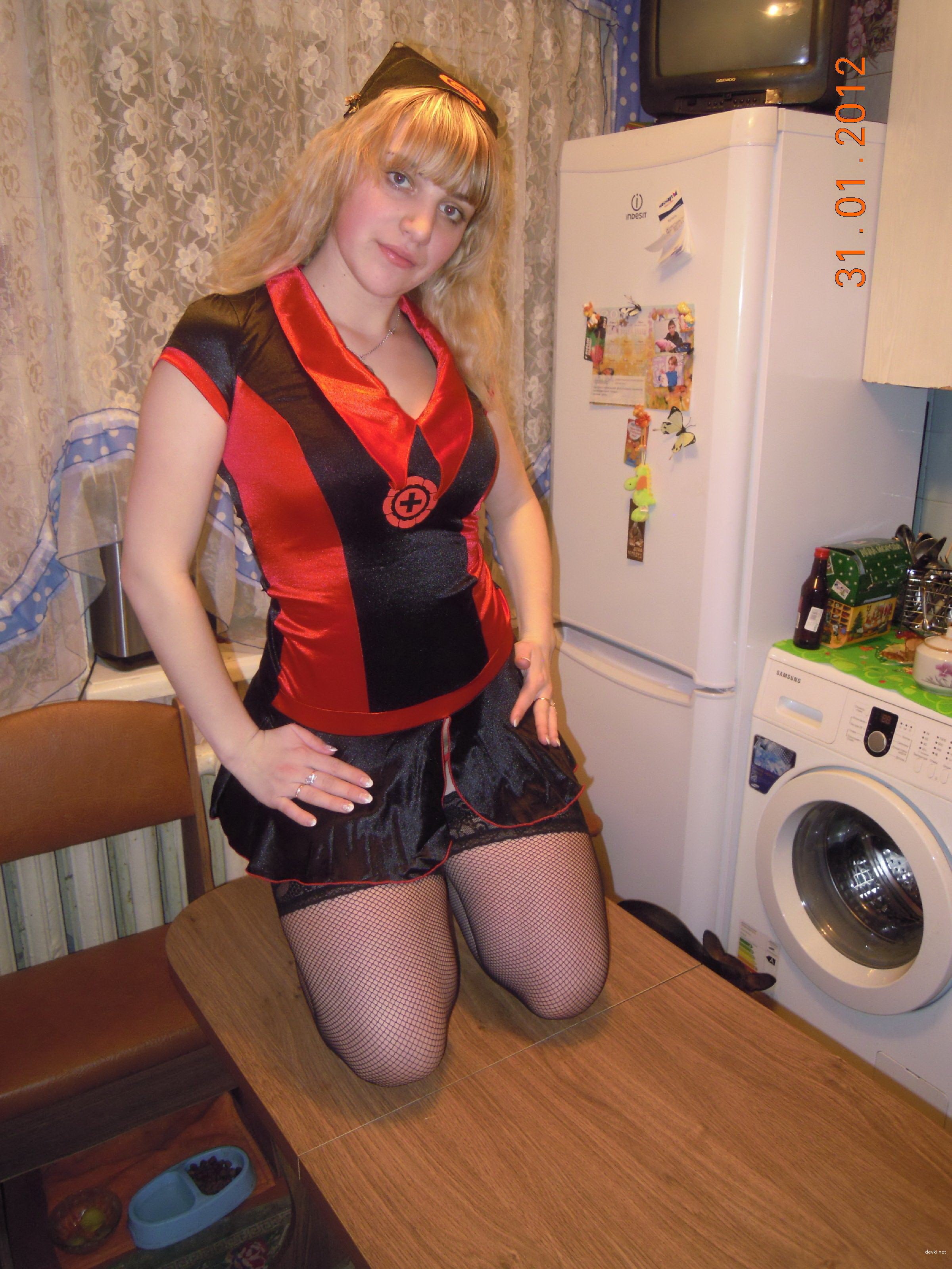 Seductive Woman Exposing Herself - Part 2: Amateur Photo Collection