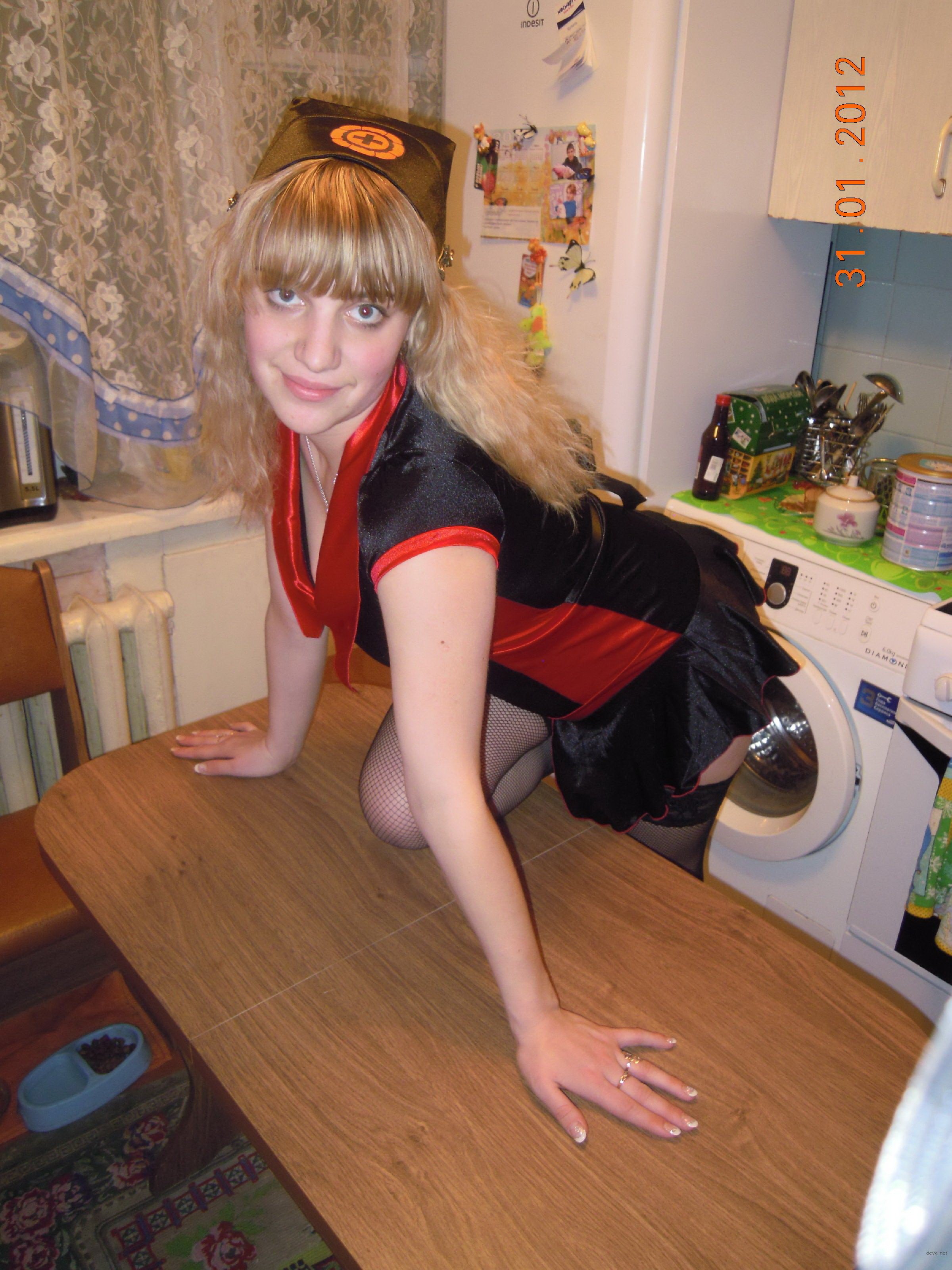 Seductive Woman Exposing Herself - Part 2: Amateur Photo Collection