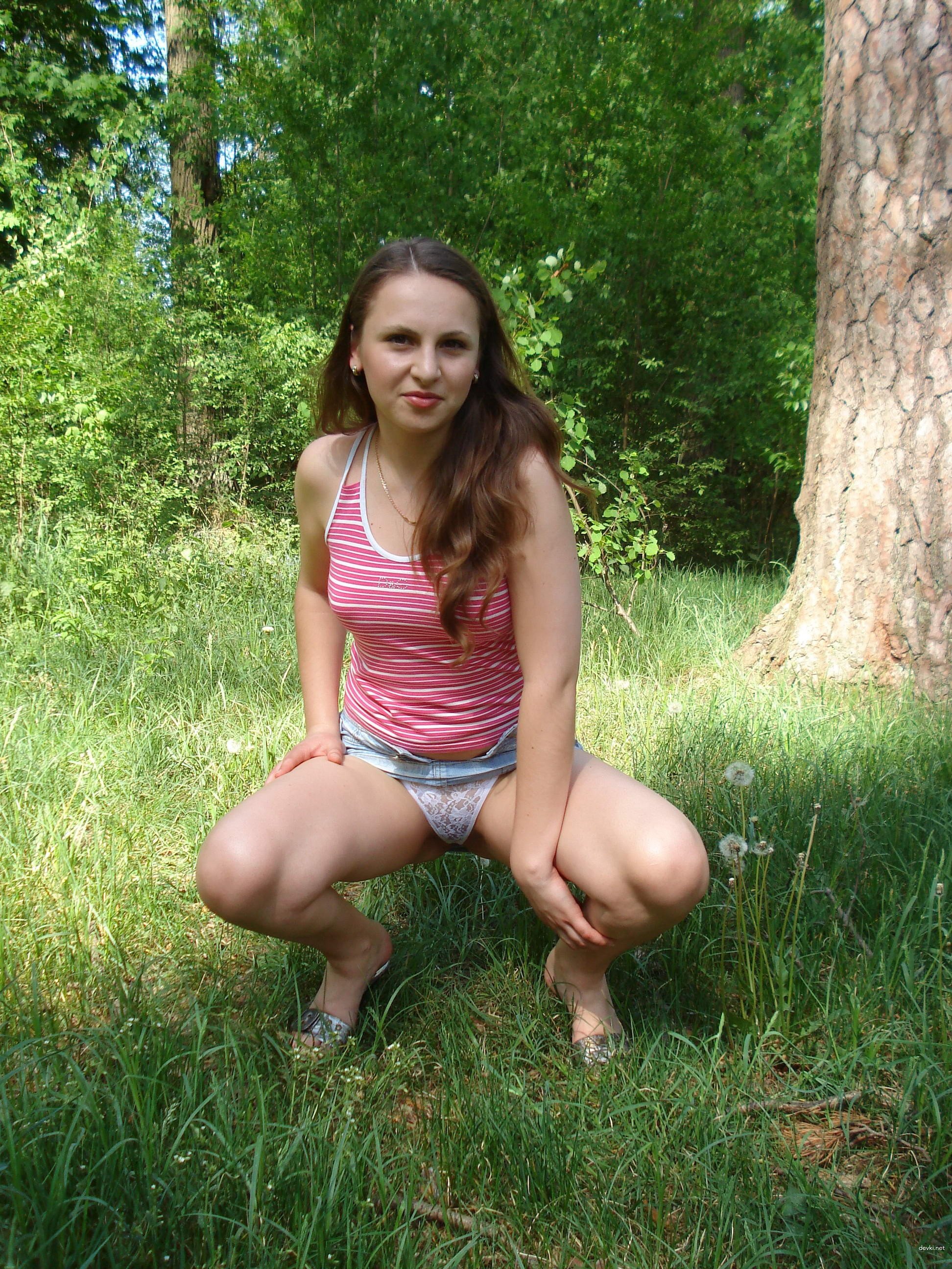 Amateur Girl Strips Outdoors and at Home - Part 2: Explicit Nude Photos