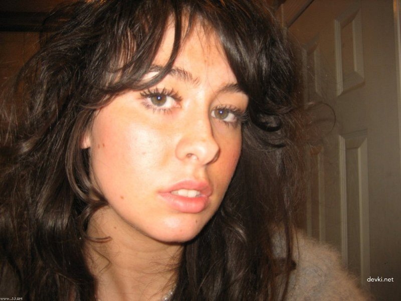 Hot Amateur Babe Gets Fucked at Grandma's House - Explicit Porn Photo