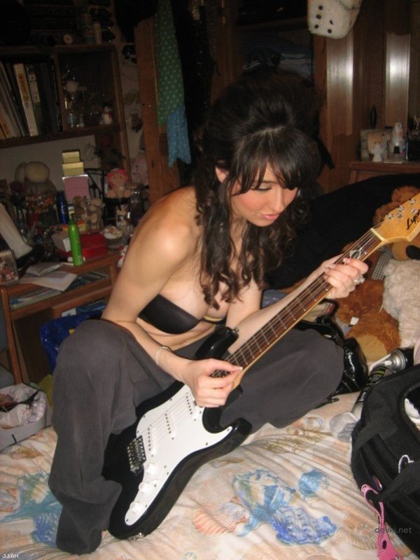 Hot Amateur Babe Gets Fucked at Grandma's House - Explicit Porn Photo