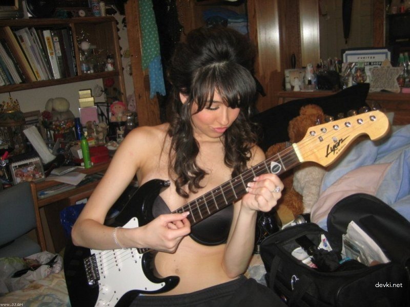 Hot Amateur Babe Gets Fucked at Grandma's House - Explicit Porn Photo