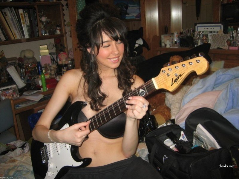 Hot Amateur Babe Gets Fucked at Grandma's House - Explicit Porn Photo