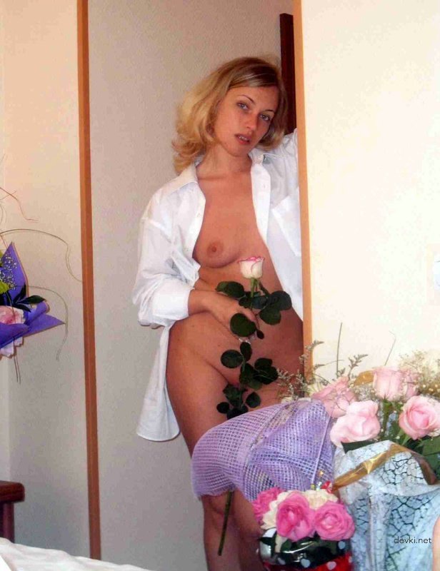 Raunchy Home Fuck - Explicit Amateur Porn Photo Shoot