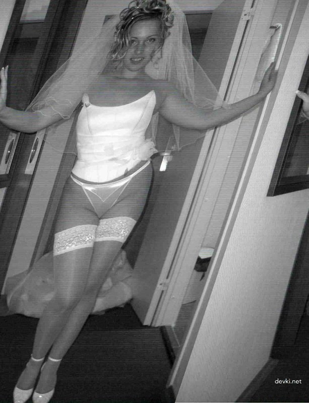 Raunchy Home Fuck - Explicit Amateur Porn Photo Shoot