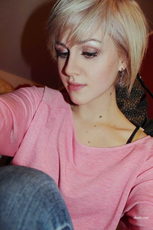 Hot Selfie Girl: Explicit Amateur Photo Shoot