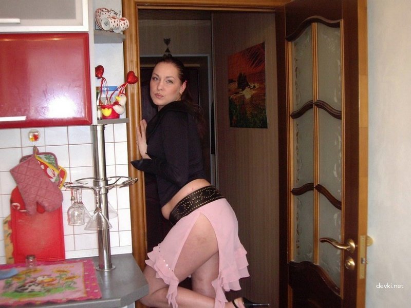 Private Photos of Married Woman: Explicit Amateur Pics for Adults