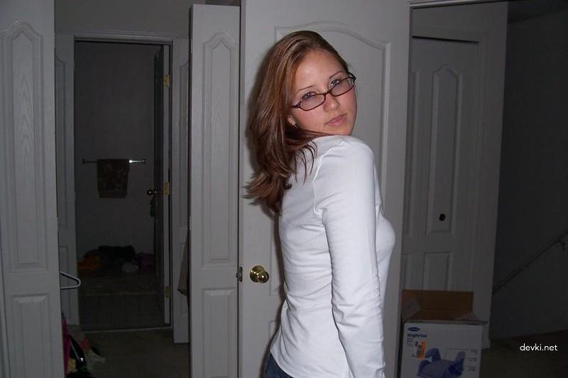 Sexy College Student Deepthroats Cock - Amateur Porn Pic