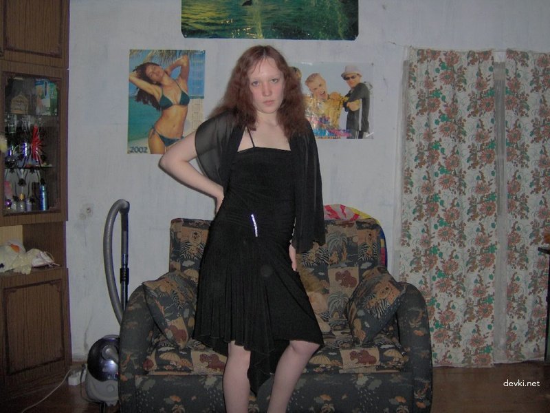 Mature babe gives blowjob to husband on beach - Amateur porn photo