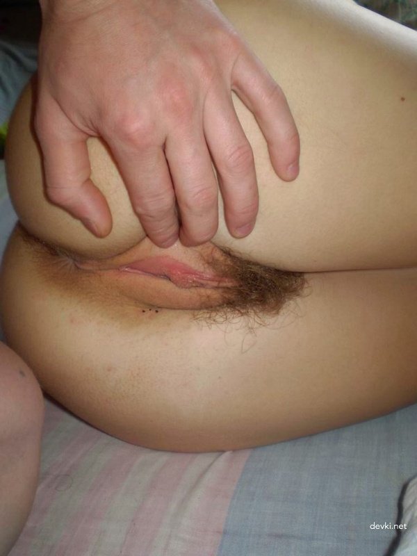 Inserting Finger into Girlfriend's Pussy - Amateur Porn Photo