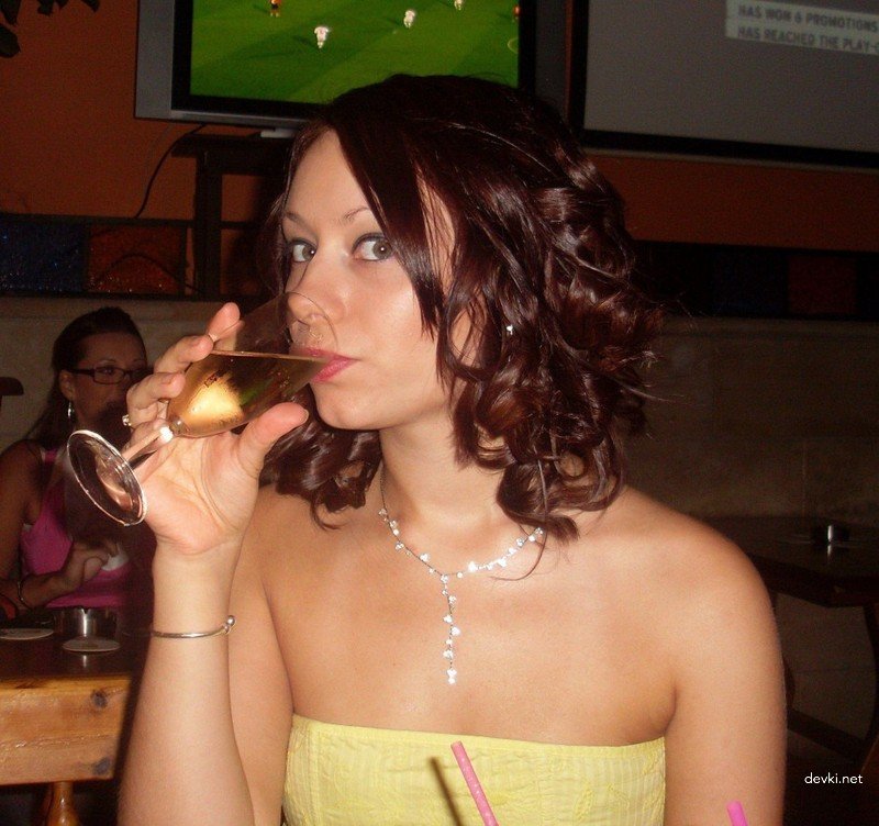 Hot Teen Gets Hardcore Pussy Pounded in Amateur Porn Photo