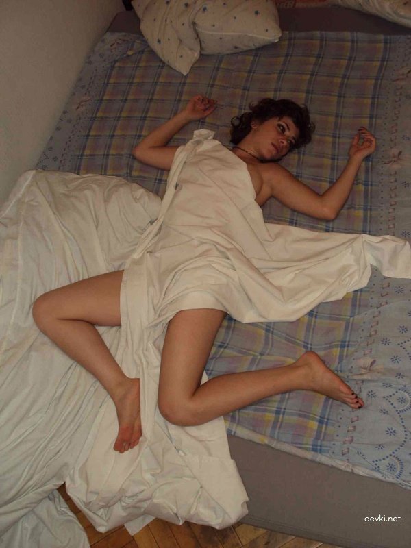 Explicit Amateur Porn: Young Couple's Lustful Photoshoot