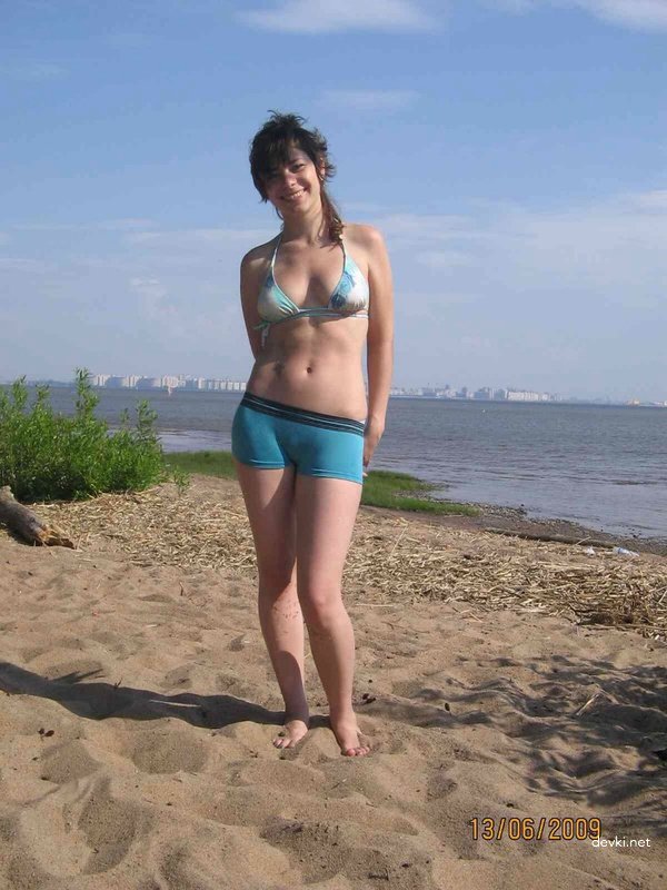 Explicit Amateur Porn: Young Couple's Lustful Photoshoot