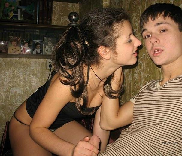 Teenage Boy Fucks Gorgeous Babe in Amateur Porn Pic