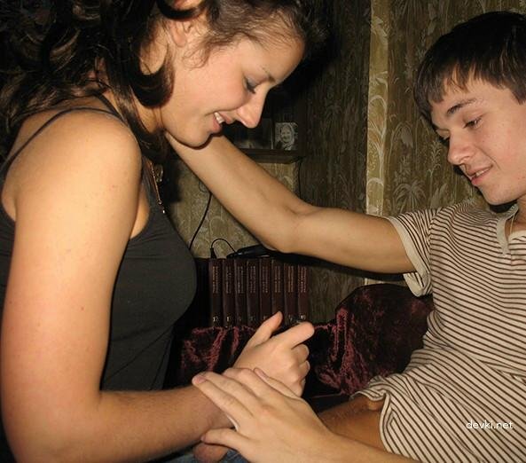 Teenage Boy Fucks Gorgeous Babe in Amateur Porn Pic