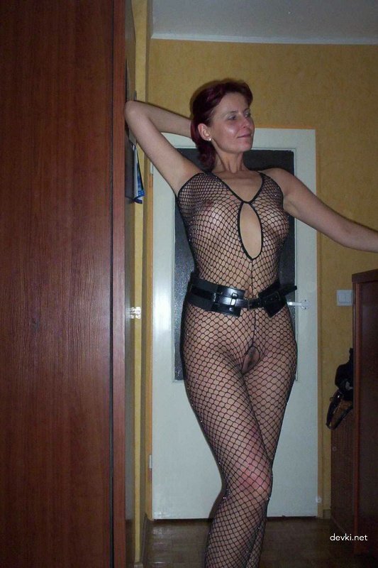 Mature babe arouses husband - Amateur porn pic with explicit content