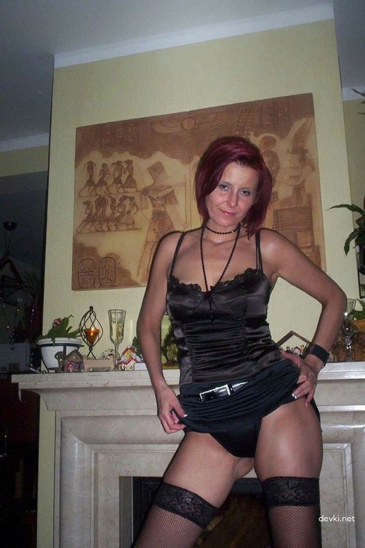 Mature babe arouses husband - Amateur porn pic with explicit content