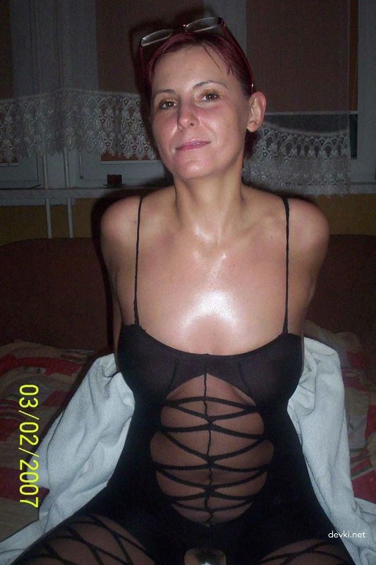 Mature babe arouses husband - Amateur porn pic with explicit content