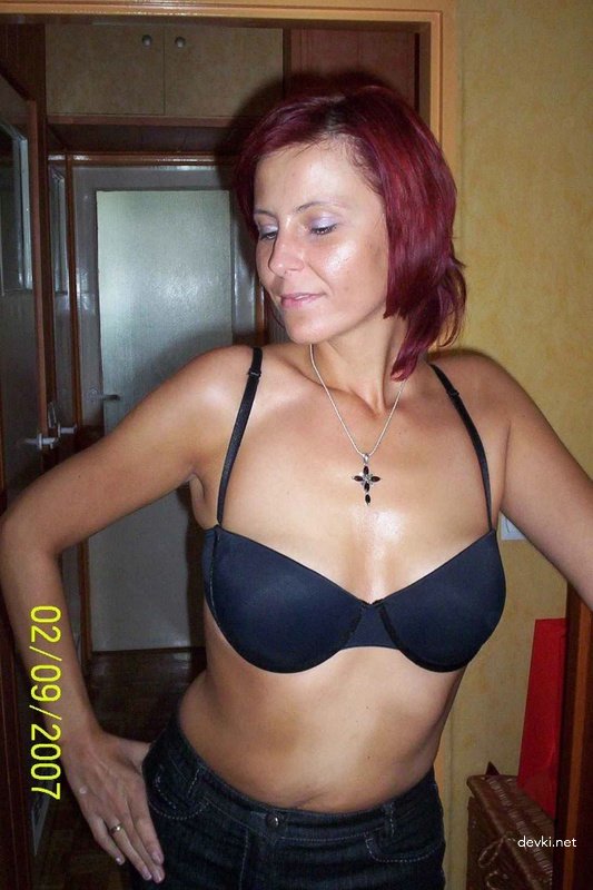 Mature babe arouses husband - Amateur porn pic with explicit content