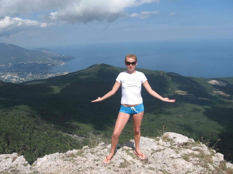 Guy brutally destroys girlfriend's holes in amateur porn photo