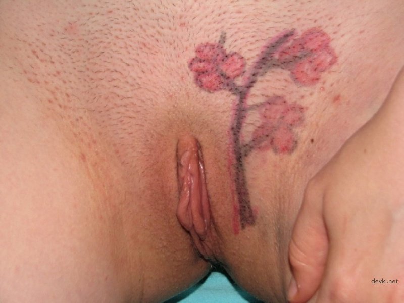 Guy brutally destroys girlfriend's holes in amateur porn photo