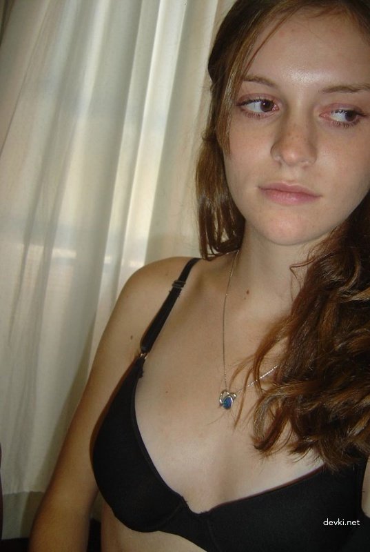 Exploring Wet Pussy of His Girl - Amateur Photo [Explicit]