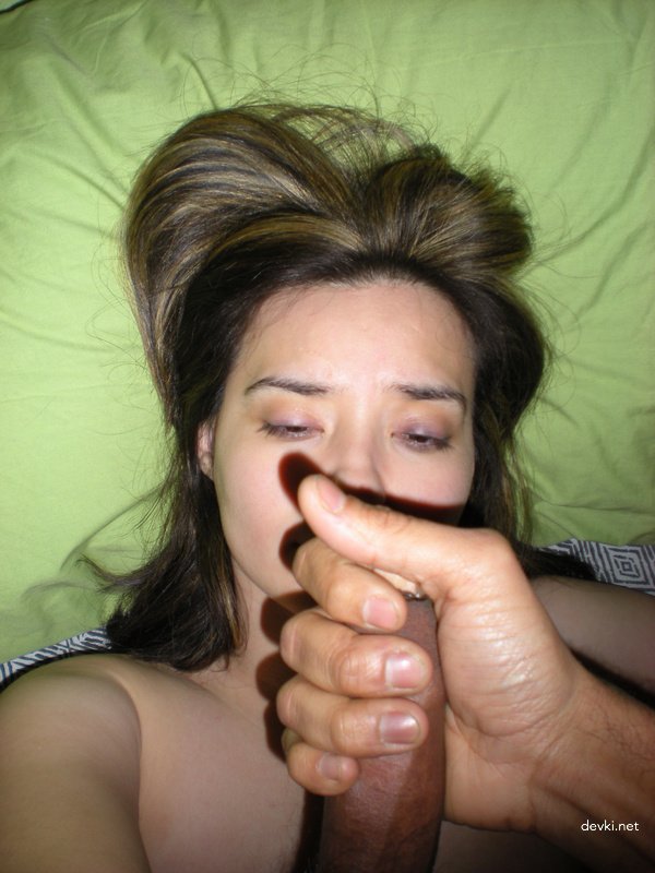 Deepthroat Action: Amateur Slut Sucks Thick Cock in Mouth