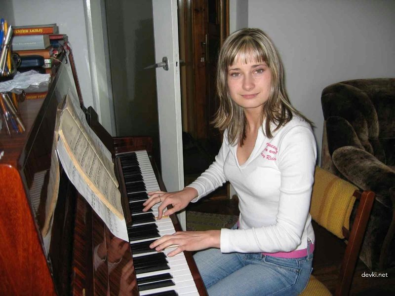 Hardcore Amateur Sex: Fucked Girl After Club - Explicit Porn Photo