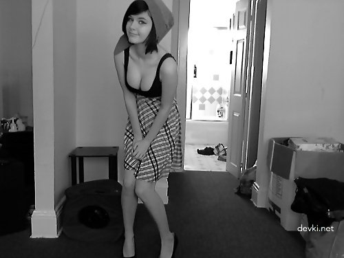 Emo Slut Gets Cumshot - XXX Amateur Porn Photo