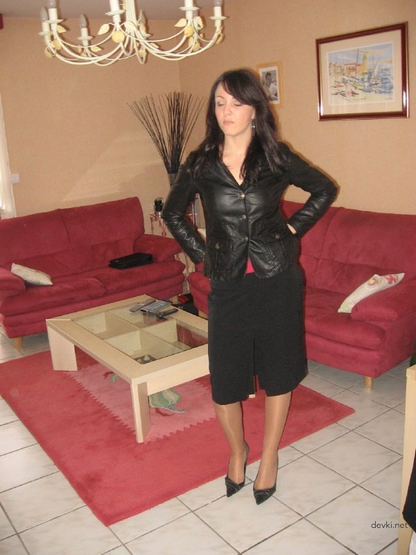 Rough Amateur Fuck: Man Fucks Gorgeous Brunette Hard