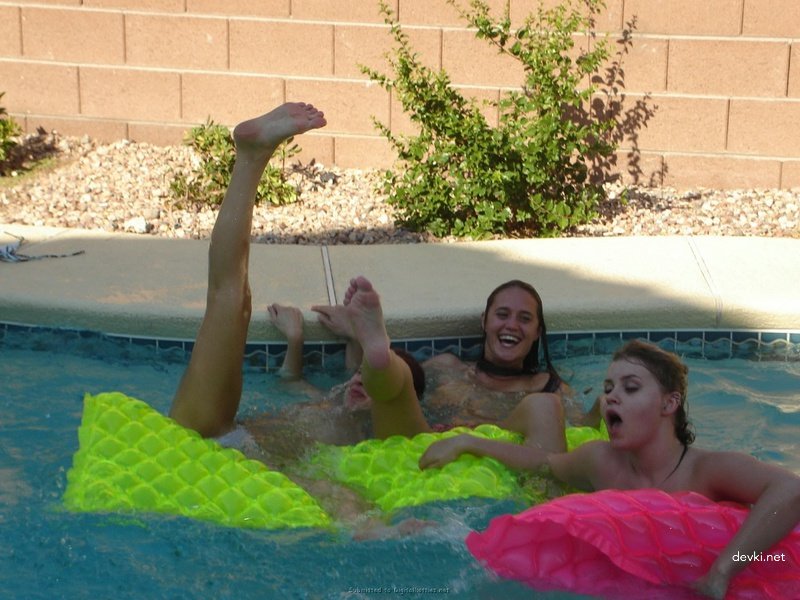 Kinky Life of Moscow Girl: Amateur Porn Pics