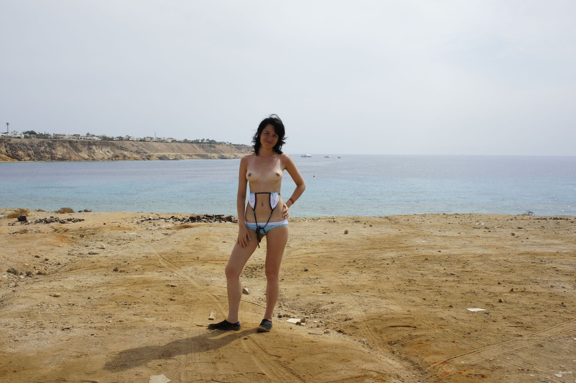 Alfia Nude Walking: Explicit Amateur Photo Shoot with Popular Keywords